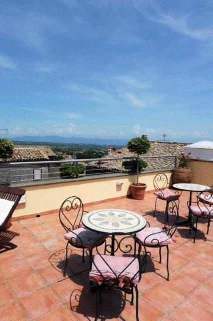 Hotel Urbano V Montefiascone Exterior foto