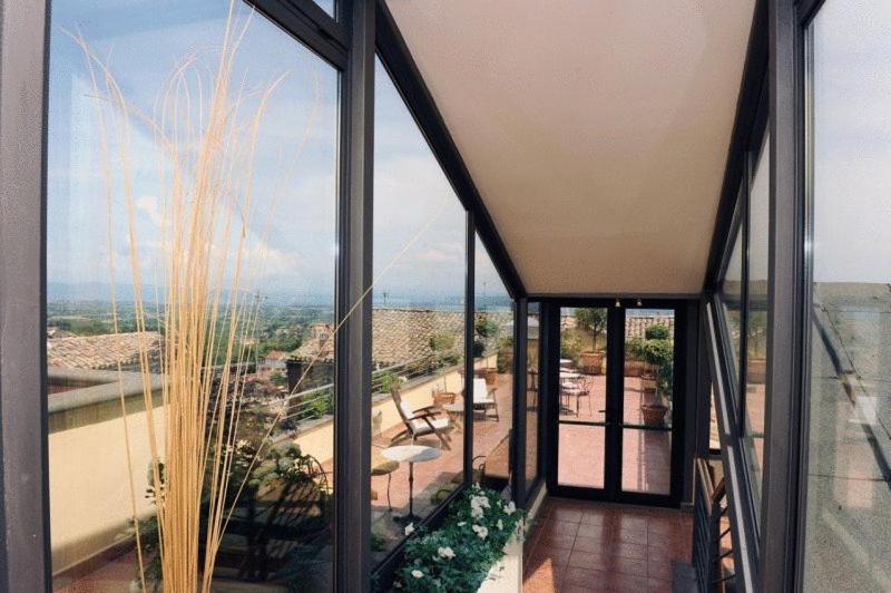 Hotel Urbano V Montefiascone Exterior foto