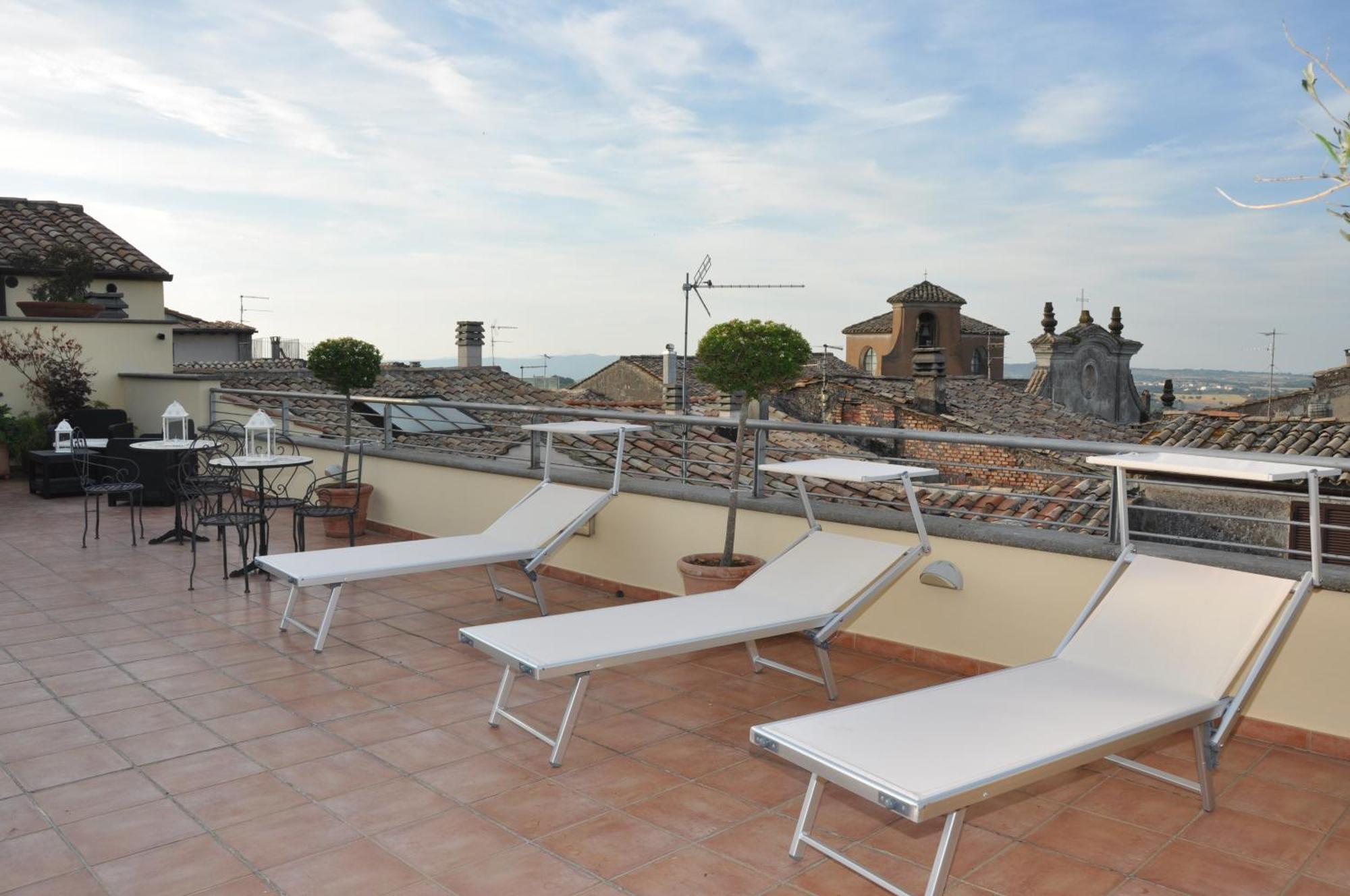 Hotel Urbano V Montefiascone Exterior foto