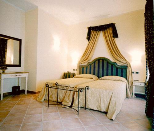 Hotel Urbano V Montefiascone Habitación foto