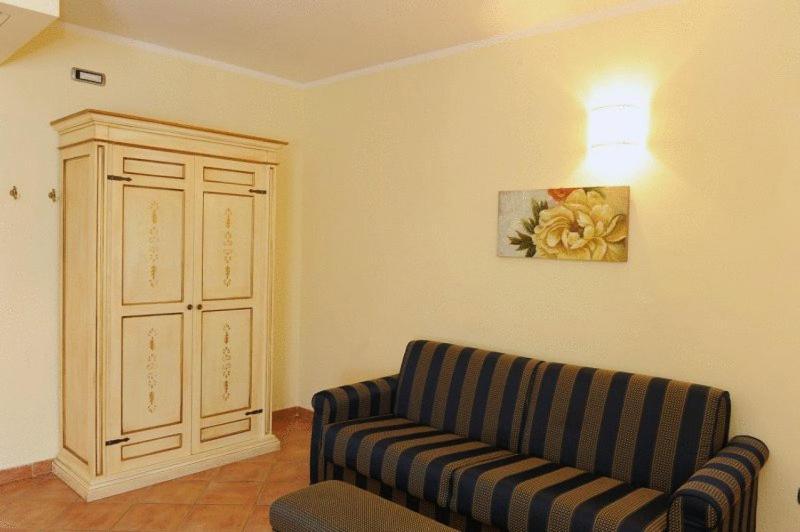Hotel Urbano V Montefiascone Habitación foto